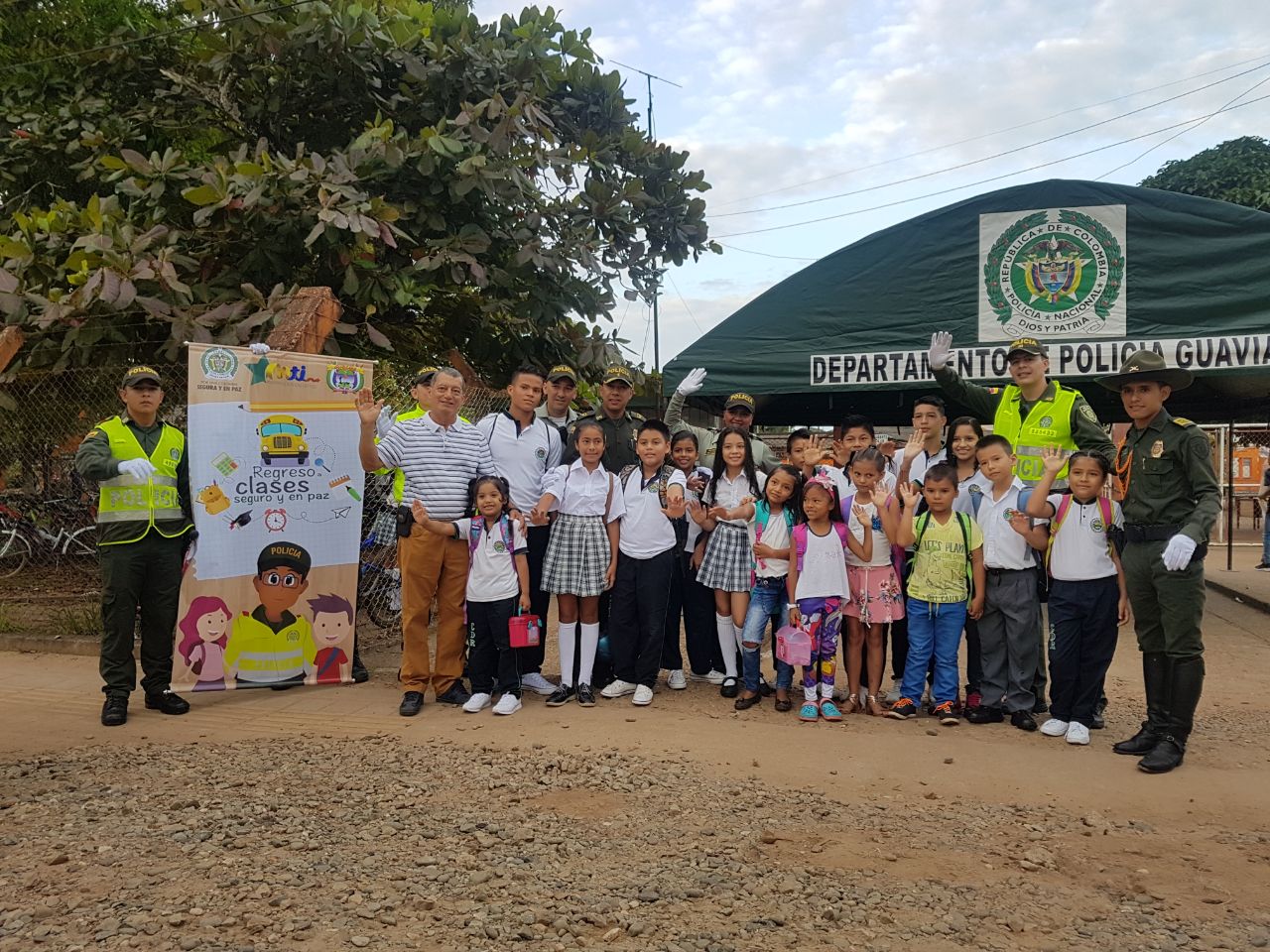 En el Guaviare trabajamos para que el regreso a clases sea seguro y en paz En el Guaviare trabajamos para que el regreso a clases sea seguro y en paz