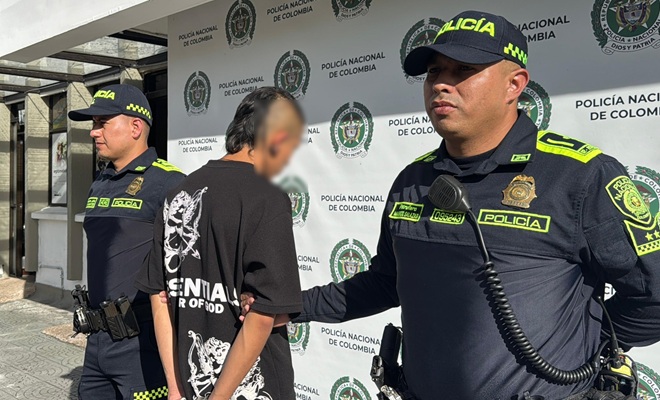Dos uniformados y un capturado 