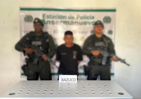 La Policía Nacional captura a hombre.