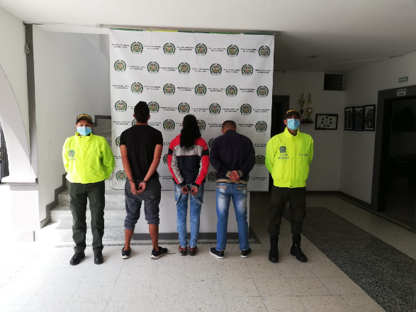 Los capturados presentan 13 anotaciones en el sistema penal oral acusatorio Capturamos a tres integrantes del grupo delincuencial común organizado llamados “los RQ” por hurto calificado y agravado