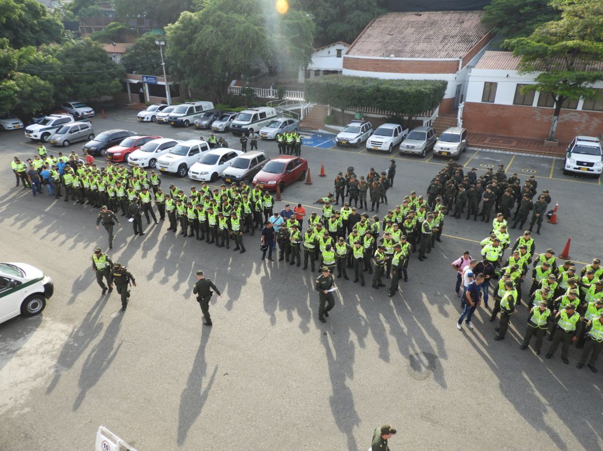mediante-planes-de-registro-y-control-a-personas- uniformados-garantizaron-la-seguridad-en-ejes-viales-y-zonas-turísticas