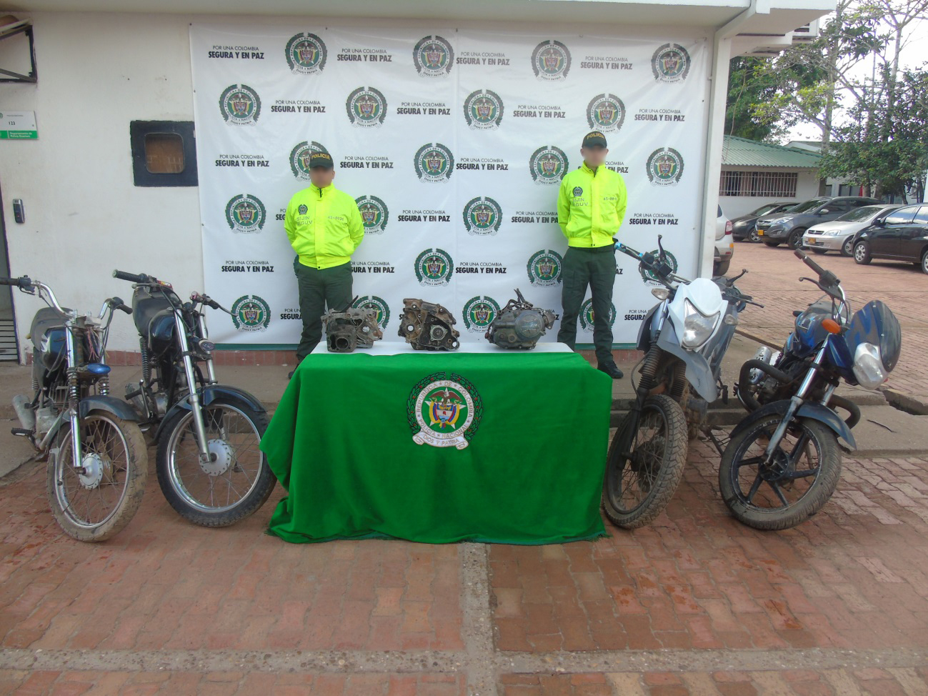 Operación cazador permitió la recuperación de seis motocicletas hurtadas en el Guaviare Mediante varias horas de registro y control Policía Nacional recupera cuatro motos y dos motores hurtados