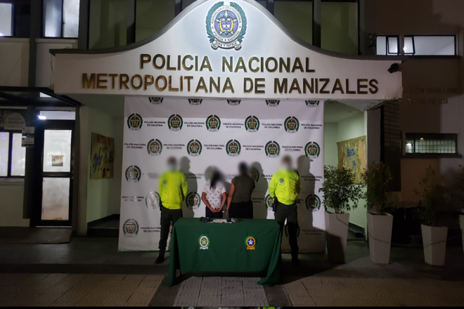 Estas mujeres cuentan con 14 anotaciones en el sistema penal oral acusatorio SPOA Capturamos dos mujeres en flagrancia por el delito de falsedad en documento privado