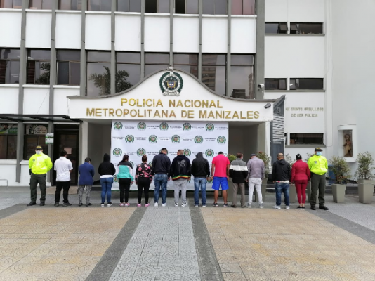 Ejercían control territorial en la comuna cinco de Manizales  En seis diligencias de allanamiento y registro capturamos a 13 personas