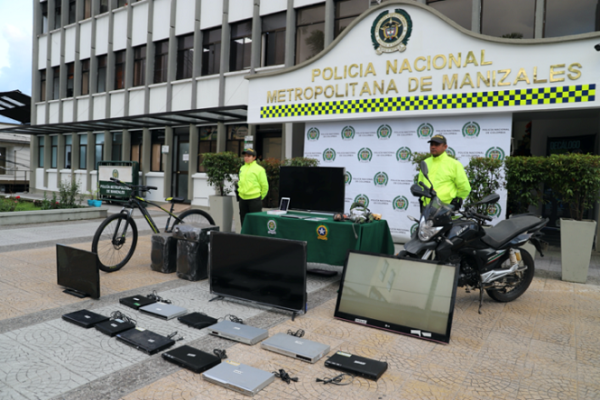 Desarrollamos acciones preventivas contra el comercio ilegal  Desarrollamos acciones preventivas contra el comercio ilegal en Manizales