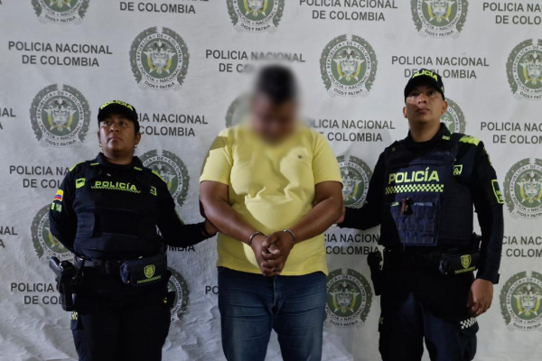 Capturado por acceso carnal violento