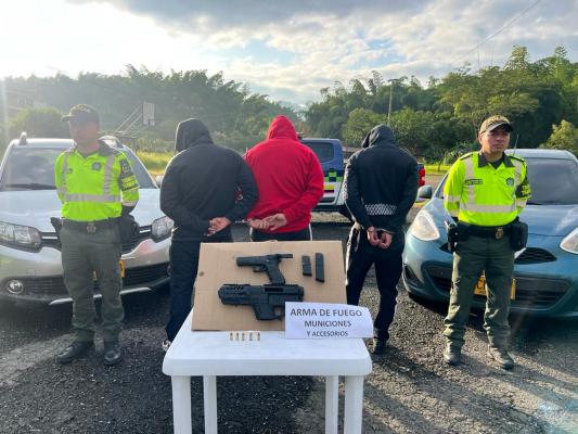En dos caletas eléctricas ocultaban armas de fuego y municiones Persona capturada-elementos incautados