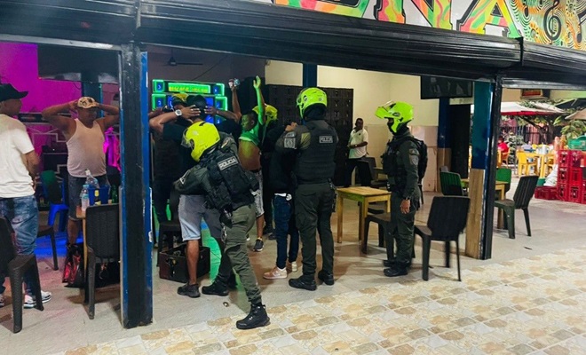 policia con comunidad