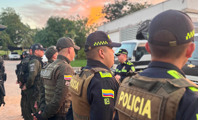 servidores públicos desde el amanecer demostrando su compromiso y amor por los ciudadanos