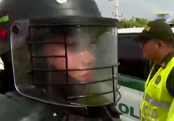 policia-colombia-dia-madres