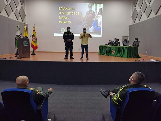 Con las diferentes especialidades seguimos en territorio golpeando a la delincuencia. 