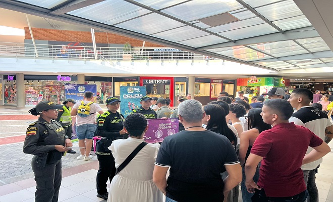 Policía Nacional, durante su aniversario 132, lleva alegría a la ciudadanía en los centros comerciales