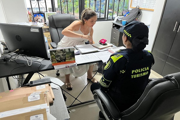 Una Policía, una ciudadana