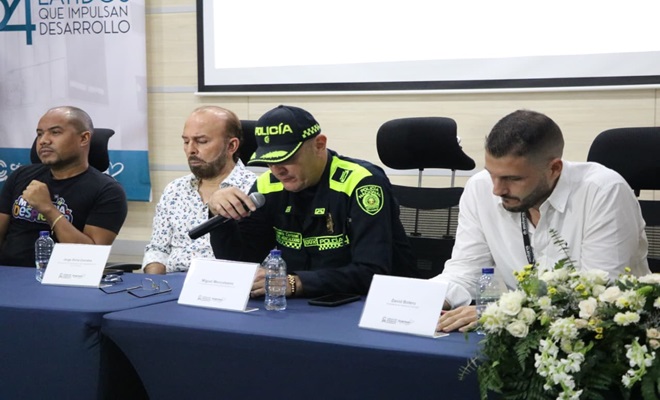 Comandante de la policia en montería en reunión empresarial