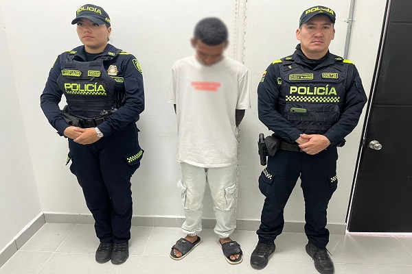 La Policía en Neiva recupera celular hurtado a estudiante tras rápida reacción en el sector Neivayá
