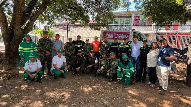 Funcionarios y comunidad participan en la recuperación del parque