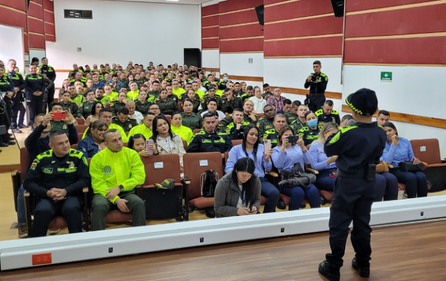 Unidos por la infancia y la adolescencia Le cumplimos el sueño a Nicolás Roa Gutiérrez de ser “Policía por un día”