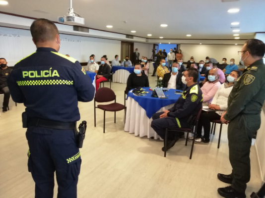 ‘hablemos de Policía’ Metodología ‘hablemos de policía’