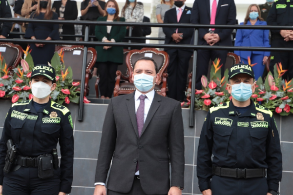 La dinámica institucional en las proyecciones de dirección y mando Trasmisión de mando en la Policía metropolitana de Manizales