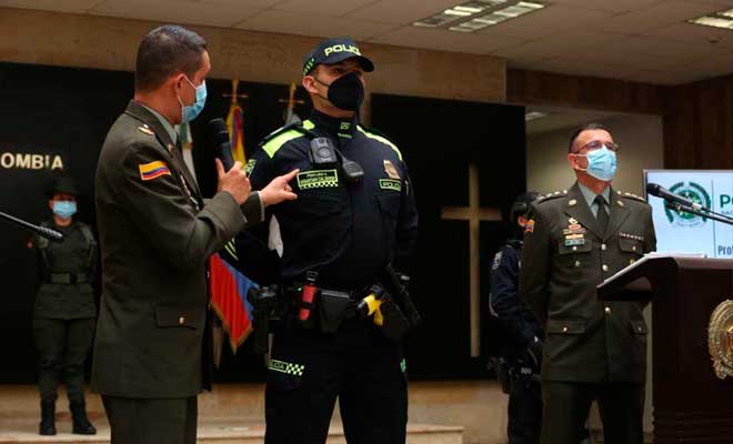 Nuevos uniformes policía