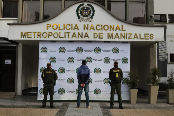Gracias al trabajo de la “Patrulla en Casa” capturamos a un hombre por violencia intrafamiliar Gracias al trabajo de la “patrulla en casa” capturamos a un hombre de 24 años de edad por violencia intrafamiliar