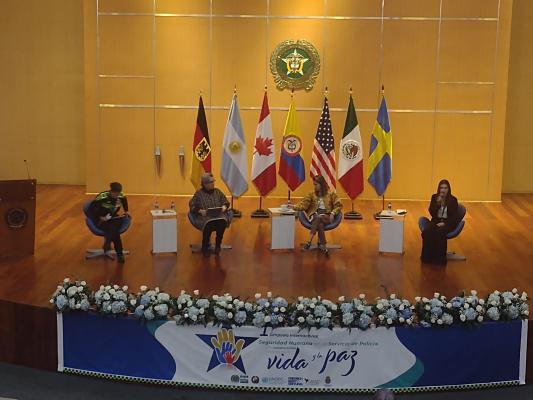 ‘Primer Simposio Internacional de Seguridad Humana en el Servicio de Policía’