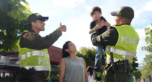 090415-policia-por-un-dia-ninos-ninas-pasto