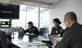 Trabajamos en la protección de quienes trabajan por la comunidad Trabajamos en la protección de quienes trabajan por la comunidad