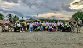 Con Alcaldía y Comunidad, lideramos limpieza de playas en Moñitos Somos uno, somos todos por el medio ambiente