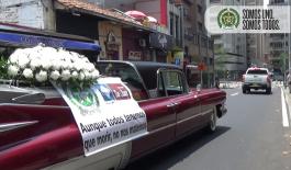 Somos uno, somos todos en la prevención del coronavirus Campaña en calles de Medellín con carro fúnebre hacemos pedagogía para evitar contagio coronavirus