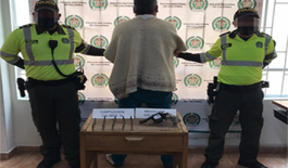 Capturamos a ciudadano con arma de fuego en el sector de Puente Boyacá CAPTURA-VENTAQUEMADA
