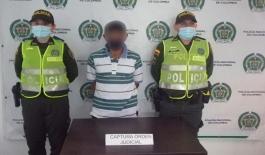 la patrulla del cuadrante lo capturó mediante solicitud de antecedentes judiciales Capturado por el delito de acto sexual abusivo con menor de 14 años de edad