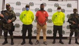 En coordinación con el Ejército capturamos a sujeto buscado por cuatro delitos El sujeto actualmente hace parte del grupo armado ilegal “Clan del Golfo”