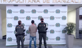 Trató de hurtar licor para continuar con la fiesta Oportuna reacción del cuadrante permitió la captura de un hombre