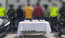 Policía urabá captura tres hombres y una mujer por tráfico de estupefacientes en menores cantidades Una droguería sería el lugar para la comercialización ilícita