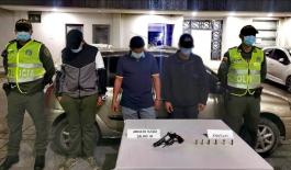 Capturamos-cuatro-hombres-con-marihuana-munición-y-un-arma-de-fuego-en-Pereira Elementos-encontrados-al-interior-de-un-vehículo-particular-y-de-servicio-público