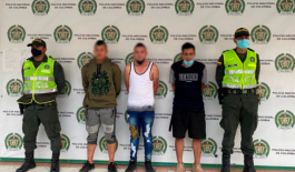 En-la-ciudad-de-Pereira-capturamos-cuatro-hombres-quienes-momentos-antes-se-hurtan-dos-vehículos Recuperamos-los-automotores-hurtados-cuando-pretendían-huir-hacia-el-municipio-de-Alcalá-Valle