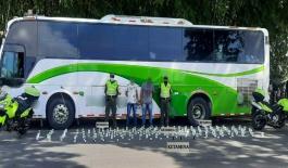 150 frascos de ketamina venían encaletados en la pared del baño de un bus 150 frascos de ketamina venían encaletados en la pared del baño de un bus