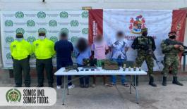 Logramos la captura de cuatro personas por el delito de porte ilegal de armas de fuego policia-guajira-capturados-porte-ilegal